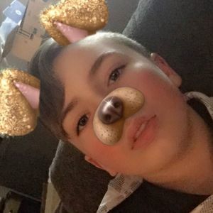 Meet your Posher, Hollis